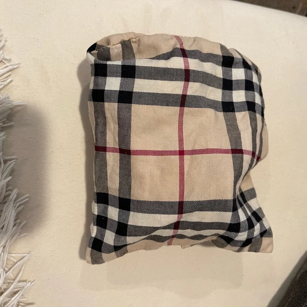 Burberry Women’s Check Reversible Bucket Hat Beige EUC - Picture 4 of 4